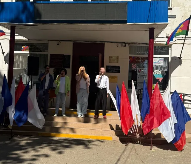 Сегодня на избирательных участках — праздничная атмосфера!