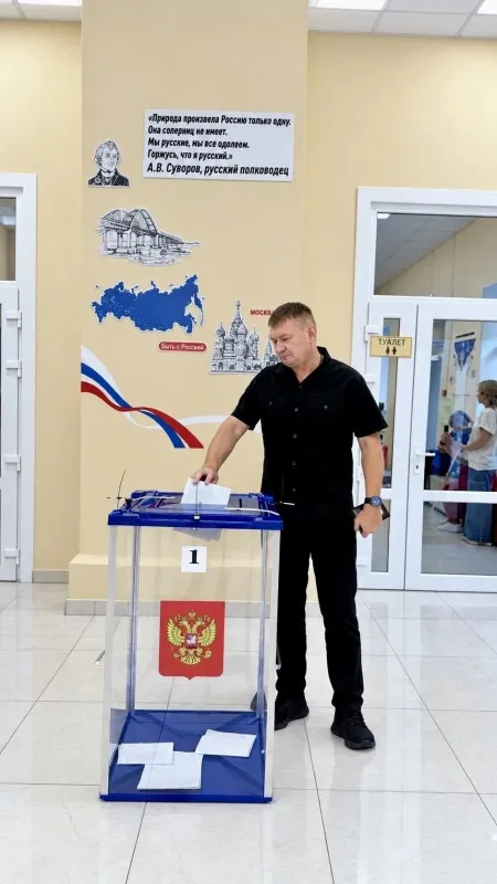 Председатель Совета Новотитаровского сельского поселения Константин Прокофьев и депутаты Совета приняли активное участие в выборах