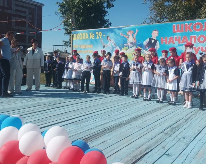 На избирательных участках царит атмосфера праздника
