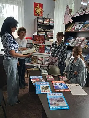 Сотрудники библиотеки провели час памяти «Война – и боль наша, и память»