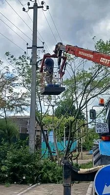 В Новотитаровском сельском поселении активно ведутся работы по обслуживанию сетей уличного освещения