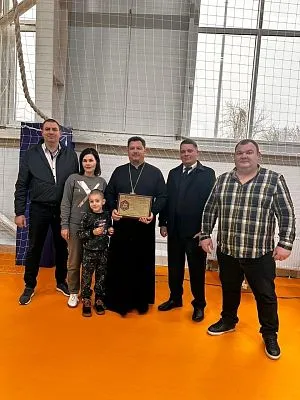 В спортивном комплексе «Разряд» станицы Новотитаровской прошли соревнования по греко-римской борьбе в честь святого благоверного князя Александра Невского.