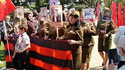 В детских садах и школах нашего поселения прошли торжественные шествия «Бессмертного полка»!