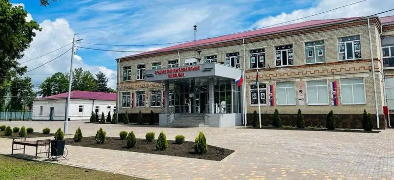 Муниципальное автономное общеобразовательное учреждение муниципального образования Динской район «Средняя общеобразовательная школа № 35 имени 46-го Гвардейского орденов Красного Знамени и Суворова 3-й степени ночного бомбардировочного авиационного полка»