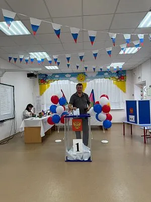 Сегодня на избирательный участок исполнить свой гражданский долг пришли: