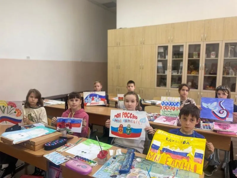Праздник ко Дню народного единства в объединении «Изодеятельность»!