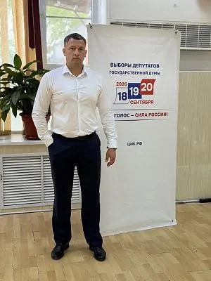 Исполняющий обязанности главы Новотитаровского сельского поселения Дмитрий Шутко посетил избирательные участки